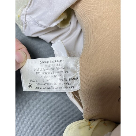 Cabbage Patch Preemie Green Eyes 1982 Dress/Shoes/Hat Birth Certificate & More - Picture 15 of 16